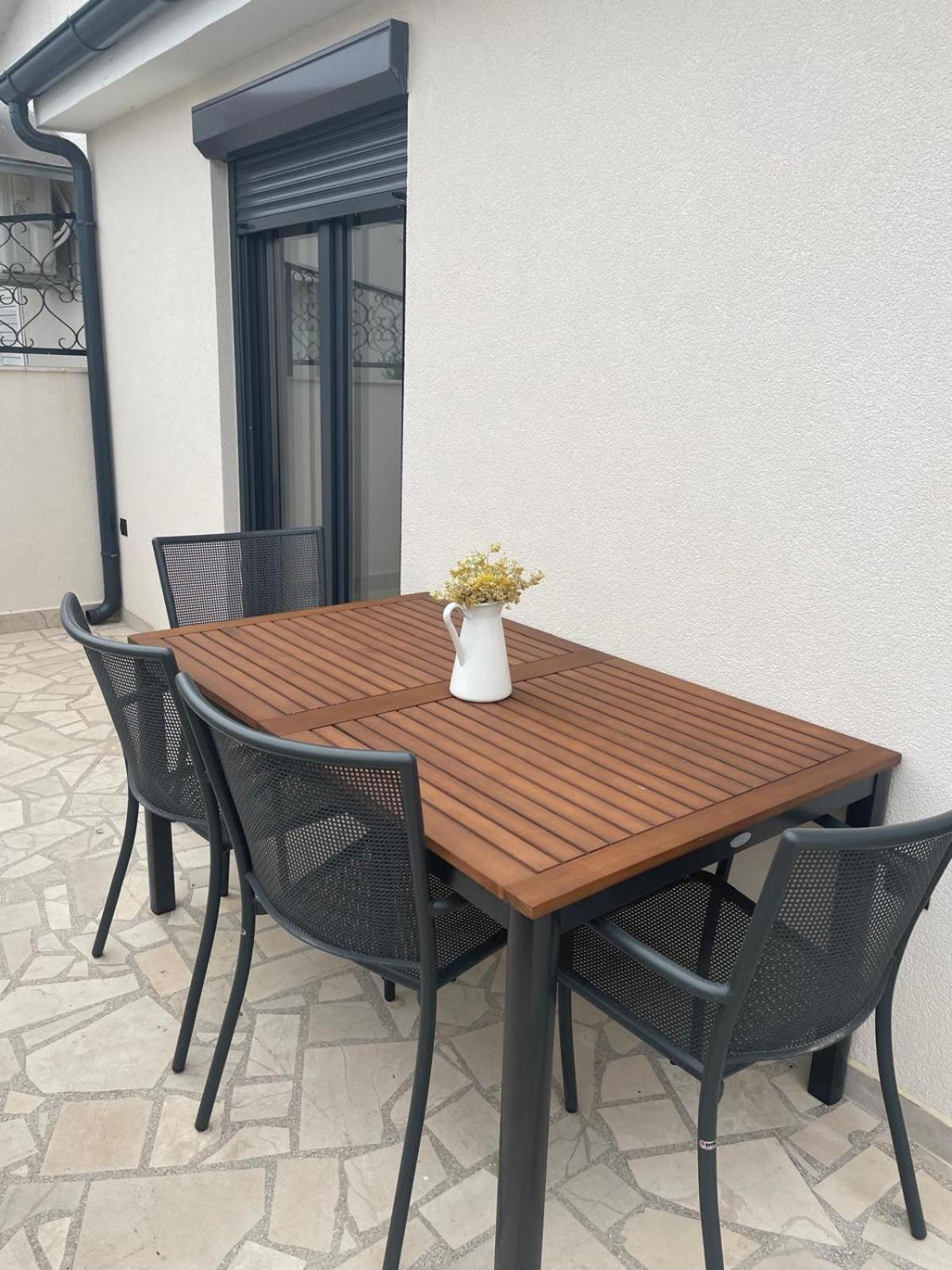 Apartments Ula Vodice Exterior foto